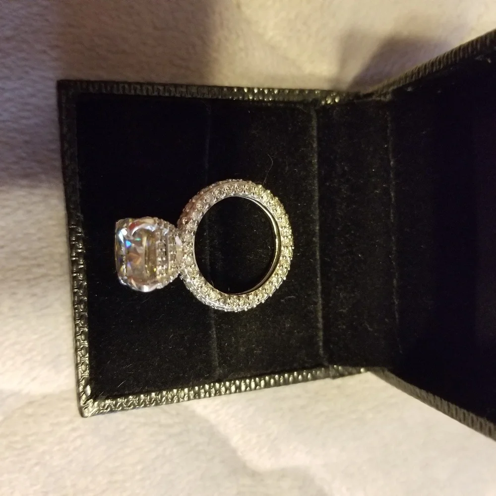 Moissanite ring - Picture 4 of 7